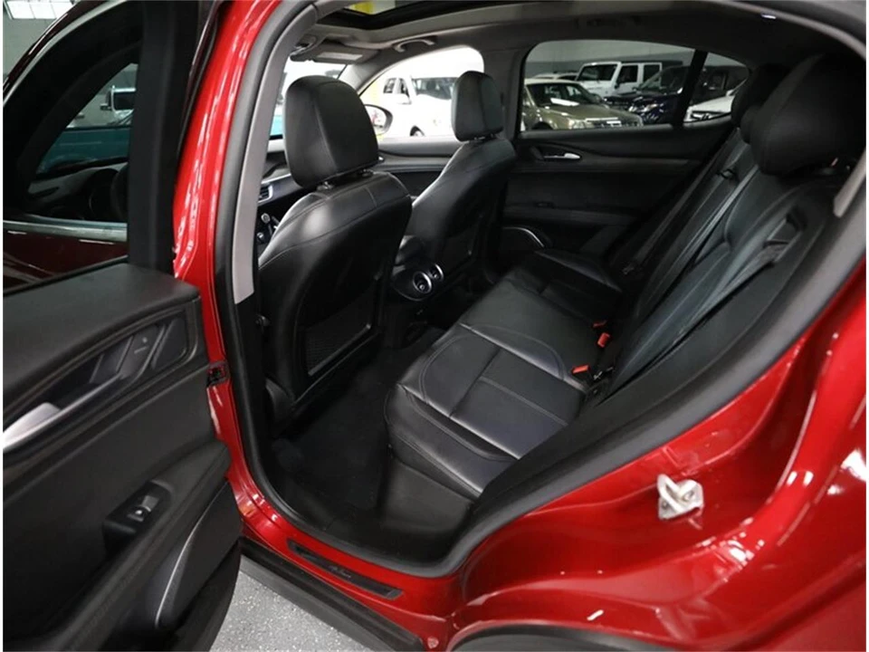 2019 Alfa Romeo Stelvio - Image 26 of 31
