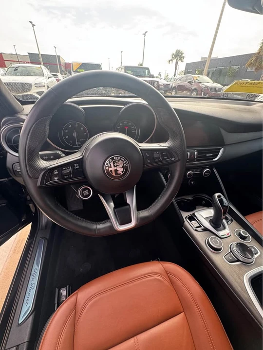 2019 Alfa Romeo Giulia - Image 4 of 8