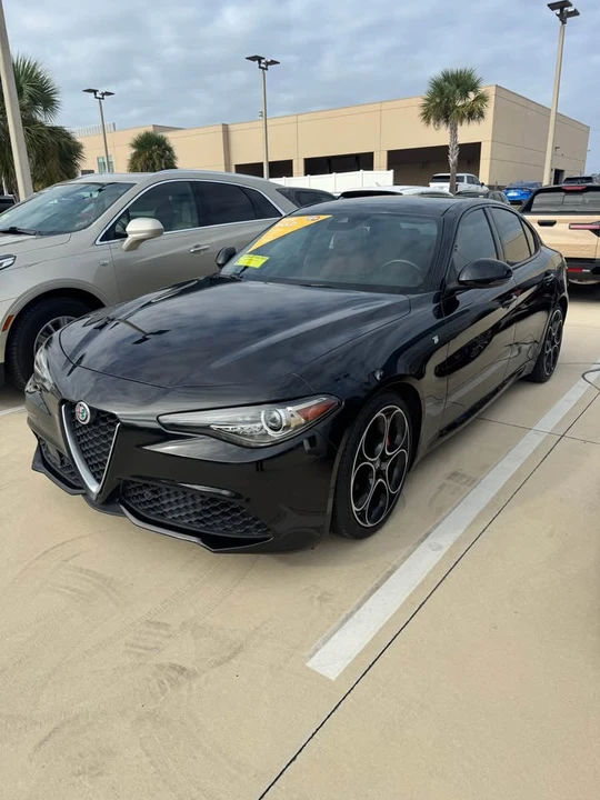 2019 Alfa Romeo Giulia - Image 5 of 8