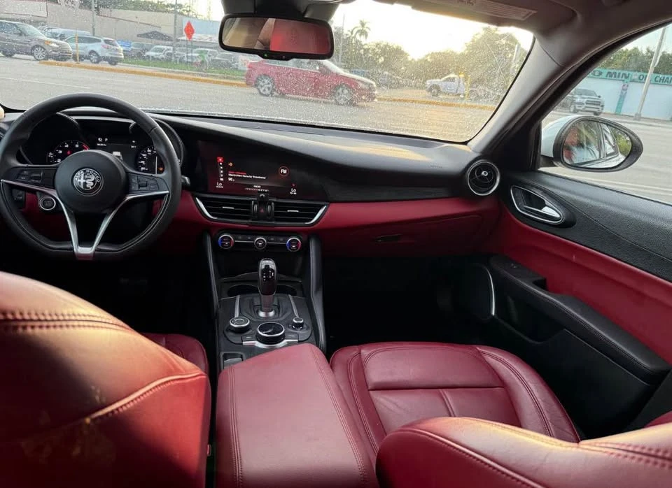 2019 Alfa Romeo Giulia - Image 6 of 9
