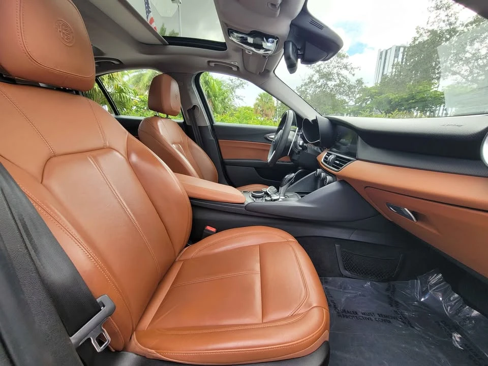 2019 Alfa Romeo Giulia - Image 12 of 16