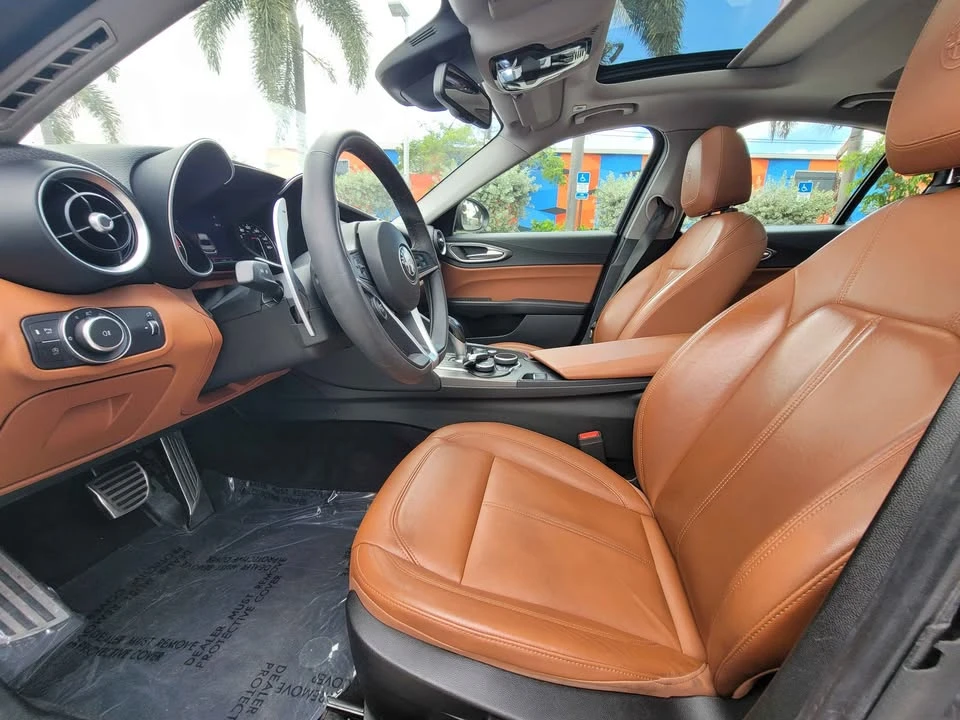 2019 Alfa Romeo Giulia - Image 13 of 16