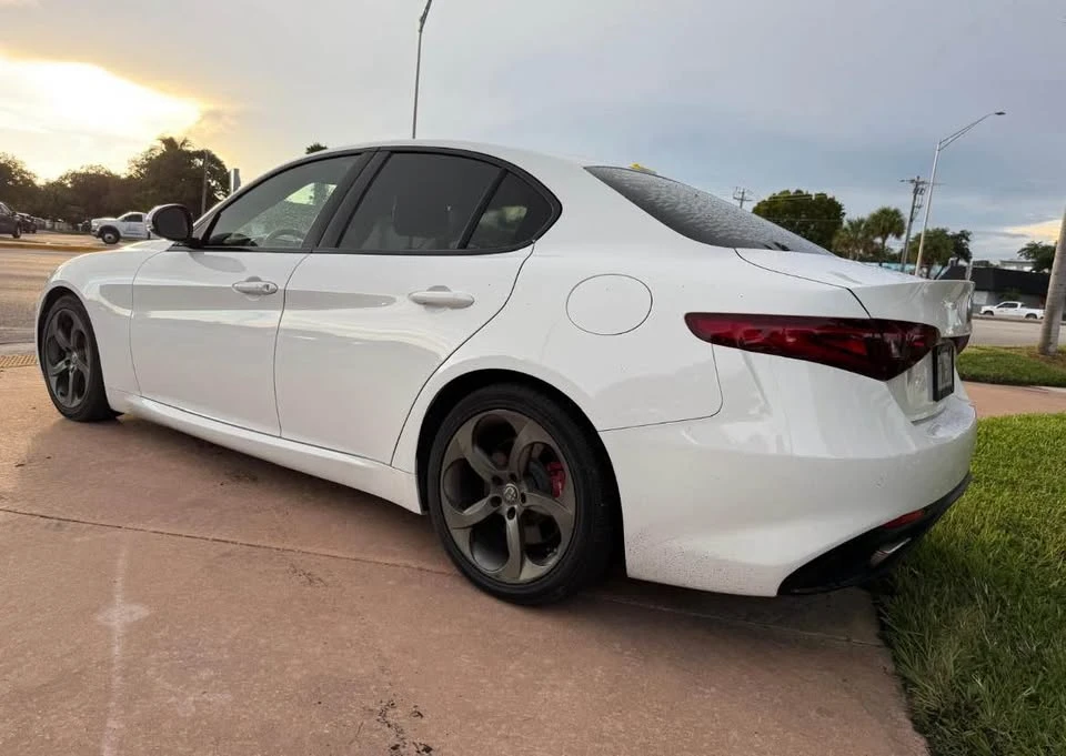 2019 Alfa Romeo Giulia - Image 4 of 9