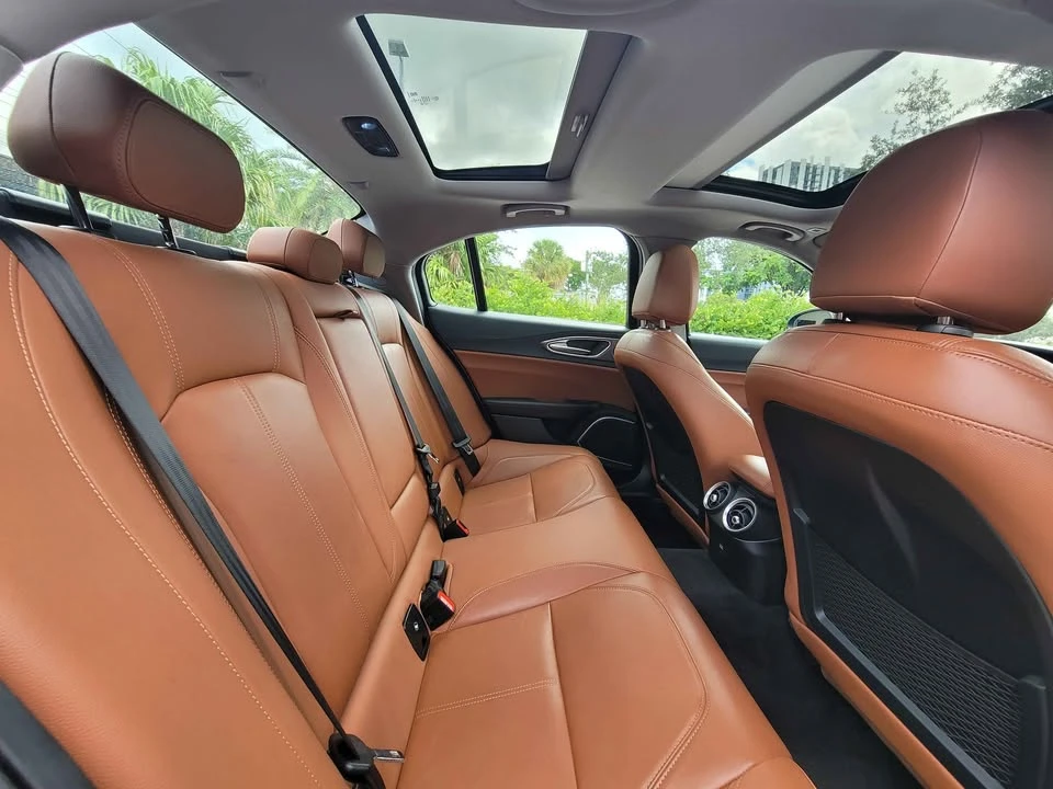 2019 Alfa Romeo Giulia - Image 11 of 16