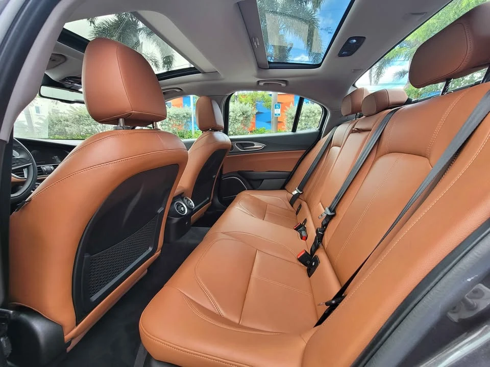 2019 Alfa Romeo Giulia - Image 10 of 16