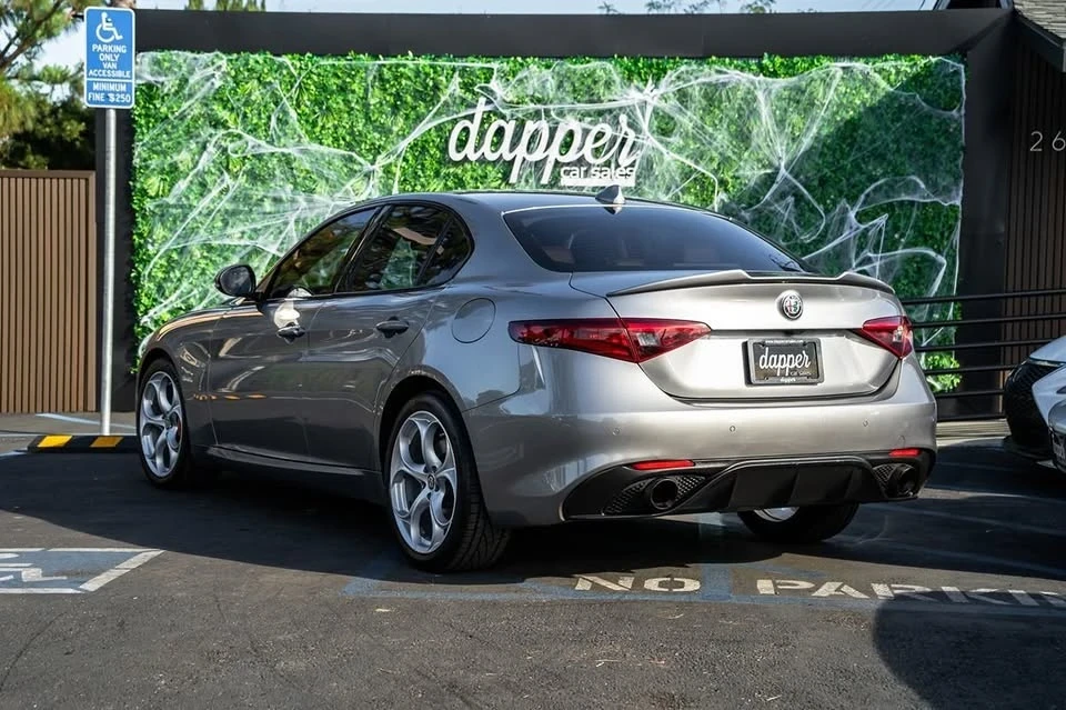 2019 Alfa Romeo Giulia - Image 13 of 15