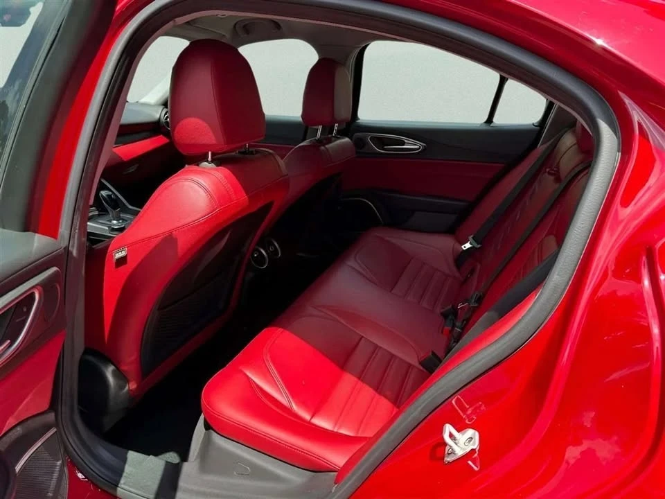 2019 Alfa Romeo Giulia - Image 15 of 20