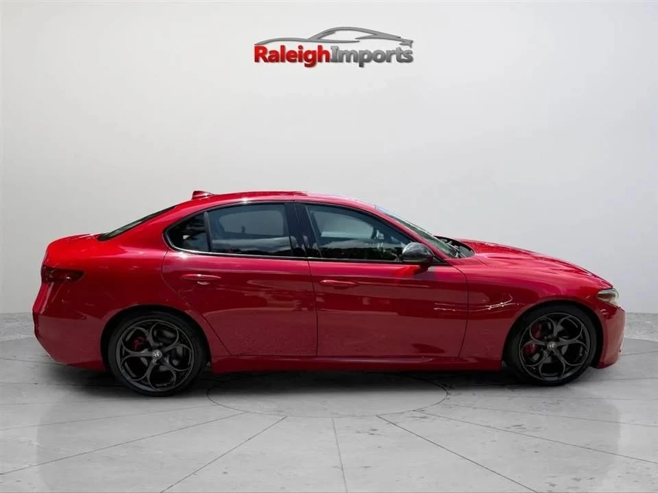 2019 Alfa Romeo Giulia - Image 6 of 20