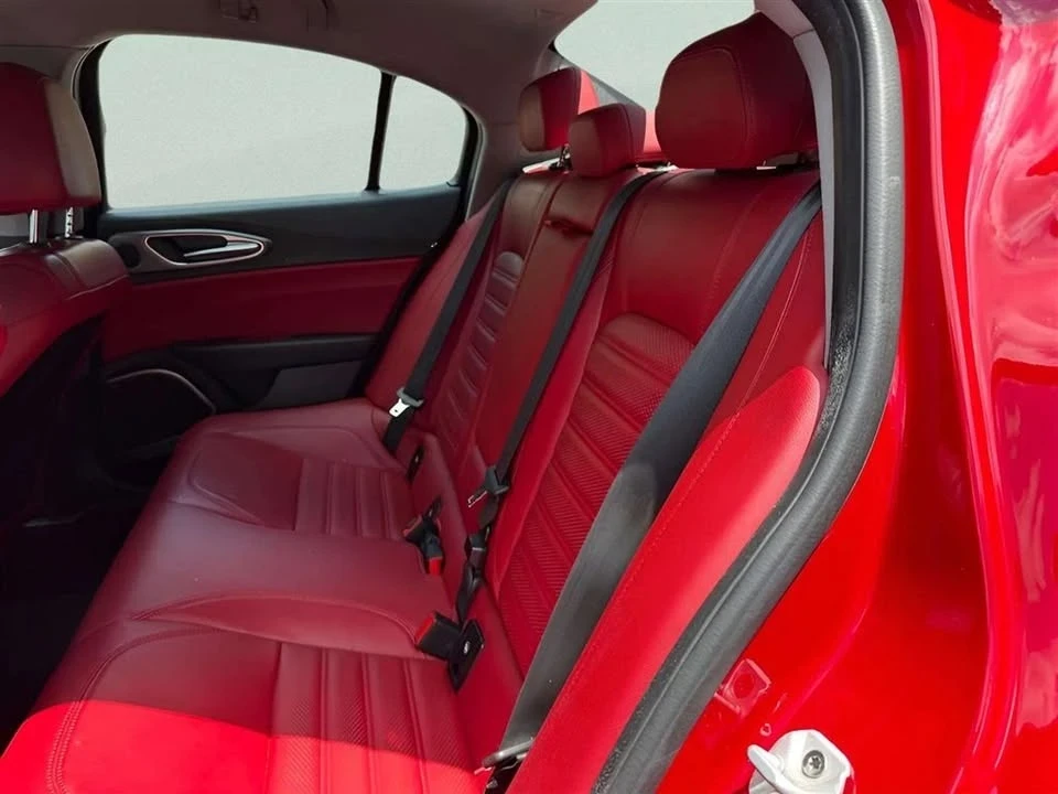 2019 Alfa Romeo Giulia - Image 16 of 20