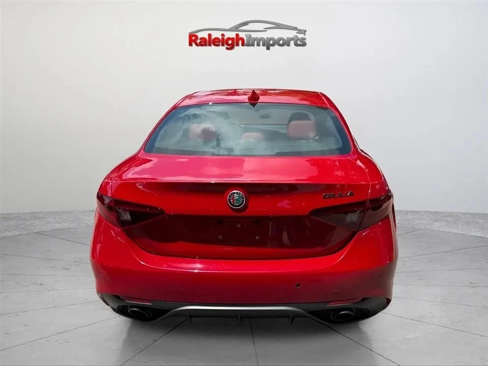2019 Alfa Romeo Giulia - Image 8 of 20
