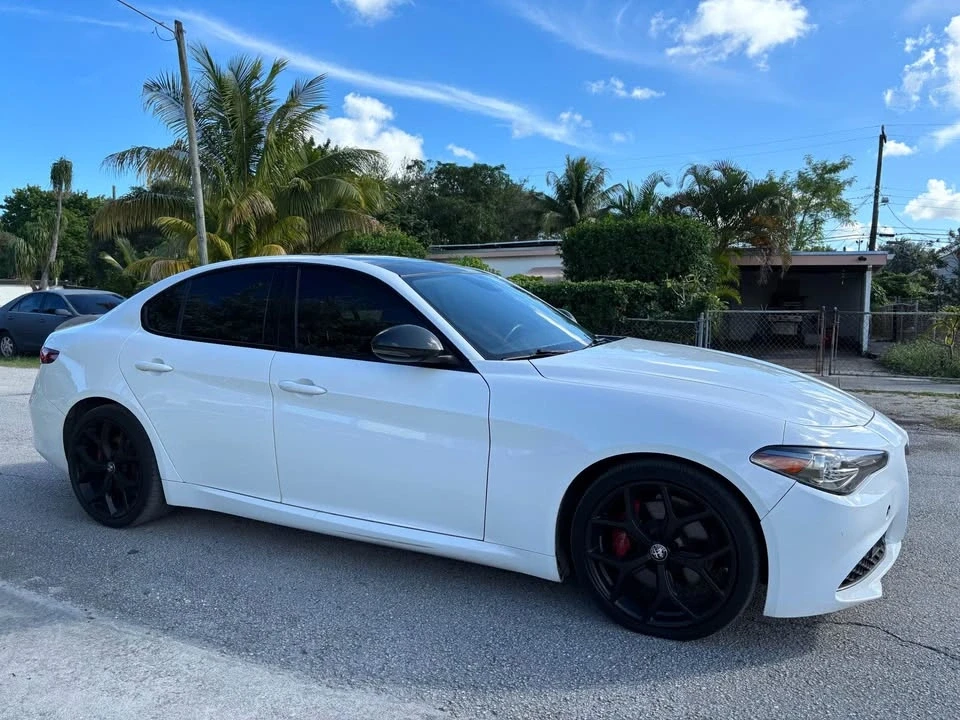 2019 Alfa Romeo Giulia - Image 6 of 13