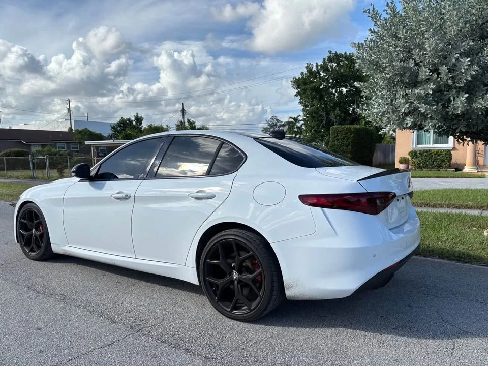 2019 Alfa Romeo Giulia - Image 4 of 13