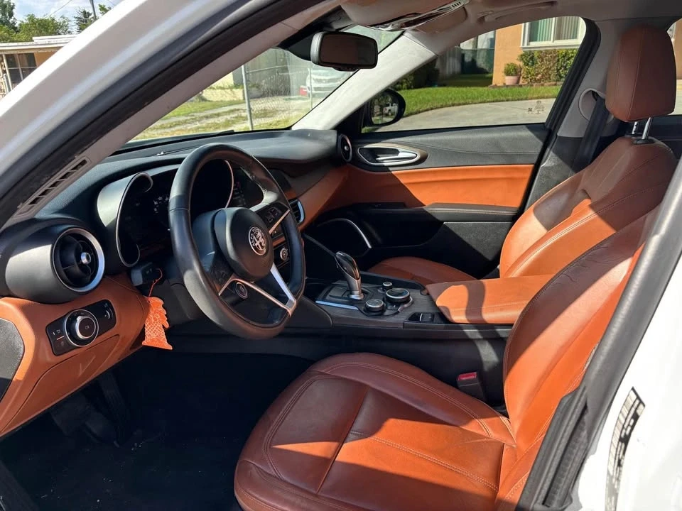 2019 Alfa Romeo Giulia - Image 9 of 13
