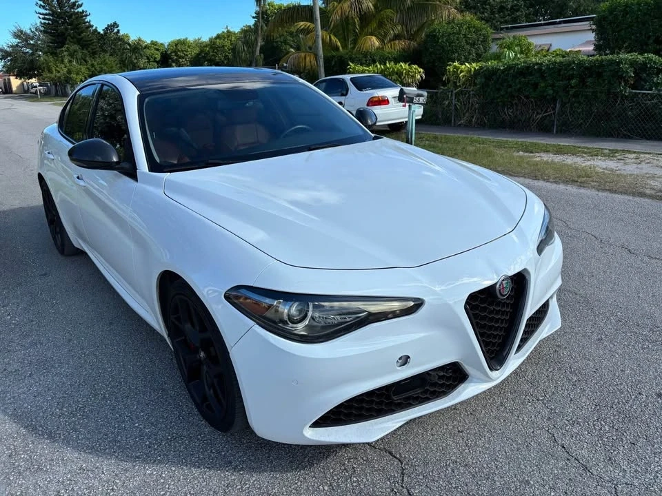 2019 Alfa Romeo Giulia - Image 7 of 13
