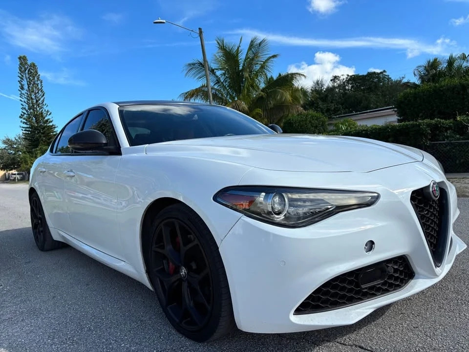 2019 Alfa Romeo Giulia - Image 8 of 13