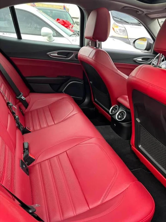 2019 Alfa Romeo Giulia - Image 8 of 20