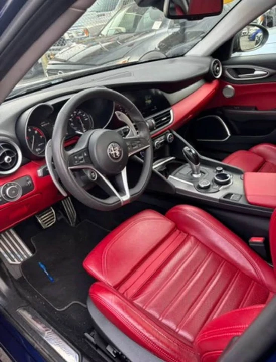 2019 Alfa Romeo Giulia - Image 12 of 20