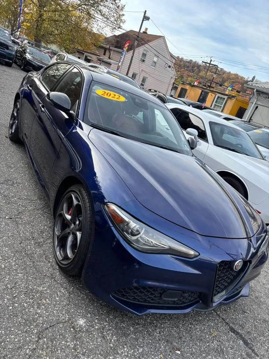 2019 Alfa Romeo Giulia - Image 19 of 20