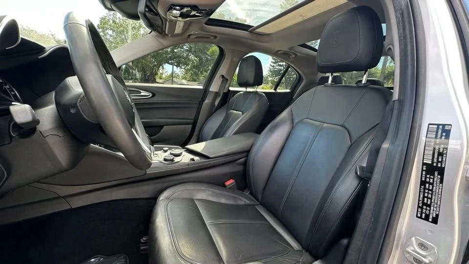 2019 Alfa Romeo Giulia - Image 16 of 18