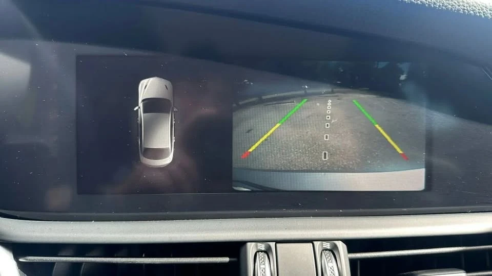2019 Alfa Romeo Giulia - Image 10 of 18