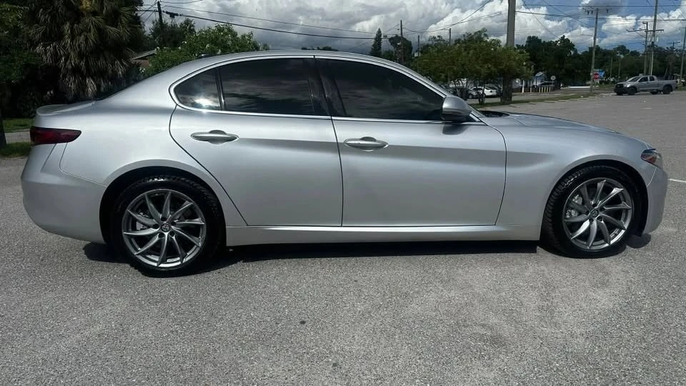 2019 Alfa Romeo Giulia - Image 7 of 18