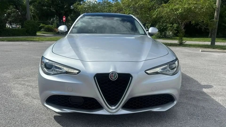 2019 Alfa Romeo Giulia - Image 3 of 18