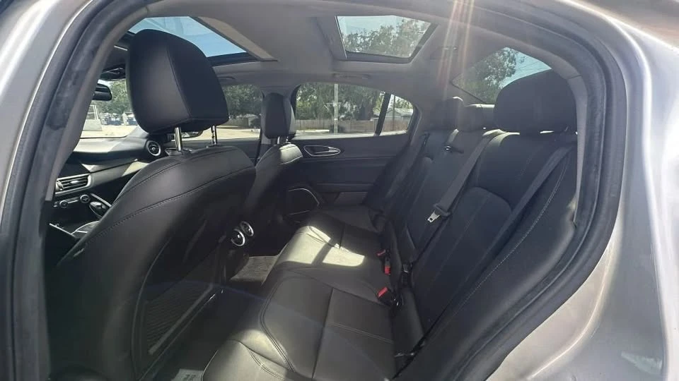 2019 Alfa Romeo Giulia - Image 12 of 18