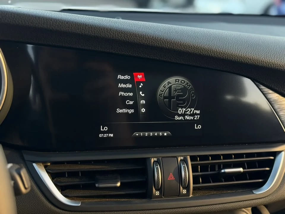 2019 Alfa Romeo Giulia - Image 18 of 20