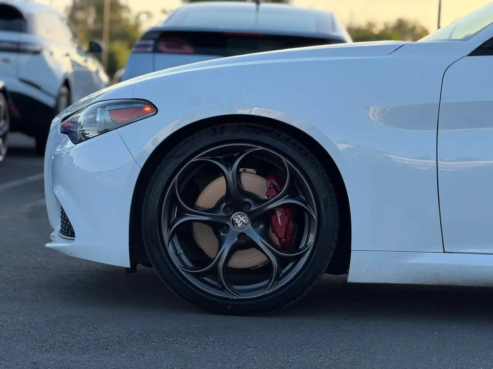 2019 Alfa Romeo Giulia - Image 7 of 20