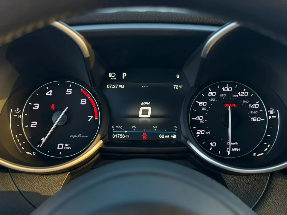 2019 Alfa Romeo Giulia - Image 14 of 20