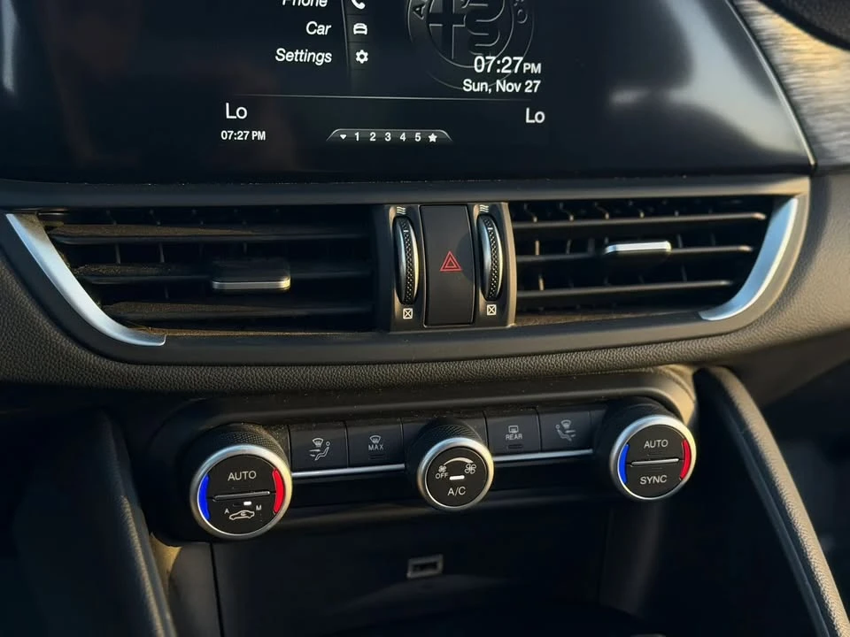 2019 Alfa Romeo Giulia - Image 17 of 20
