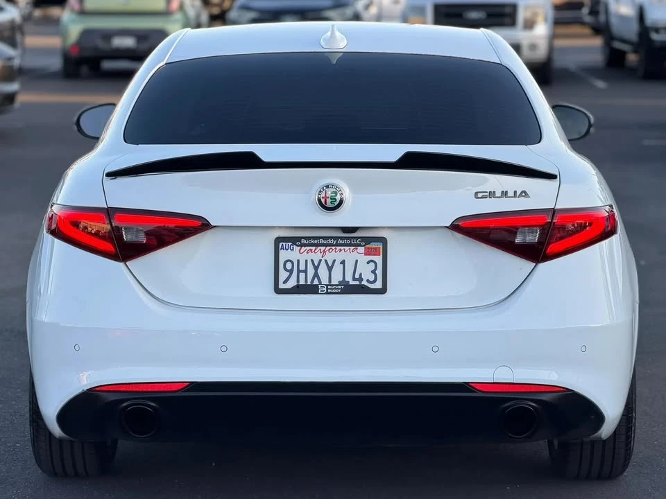 2019 Alfa Romeo Giulia - Image 8 of 20