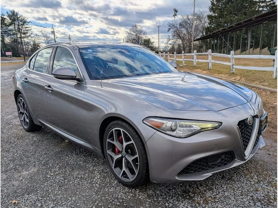 2019 Alfa Romeo Giulia - Image 3 of 20