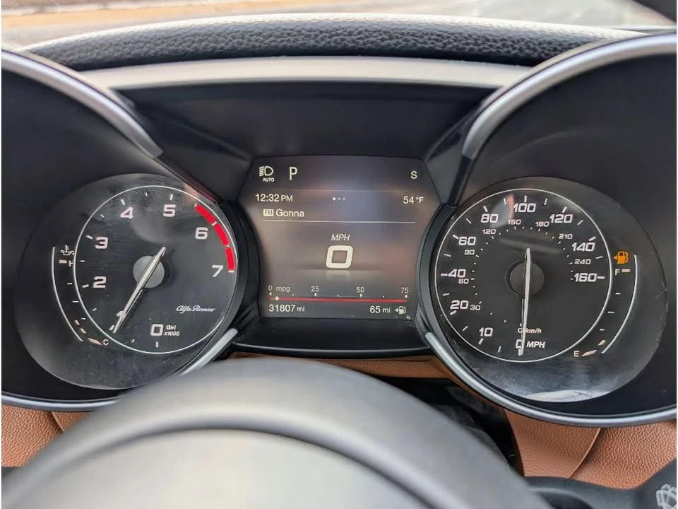 2019 Alfa Romeo Giulia - Image 19 of 20