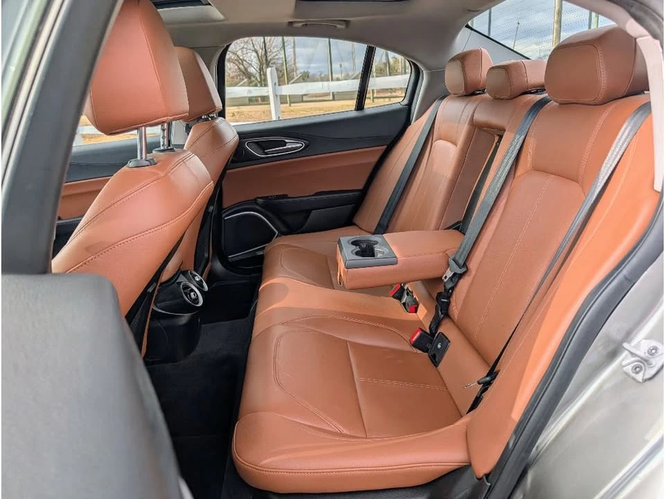 2019 Alfa Romeo Giulia - Image 16 of 20