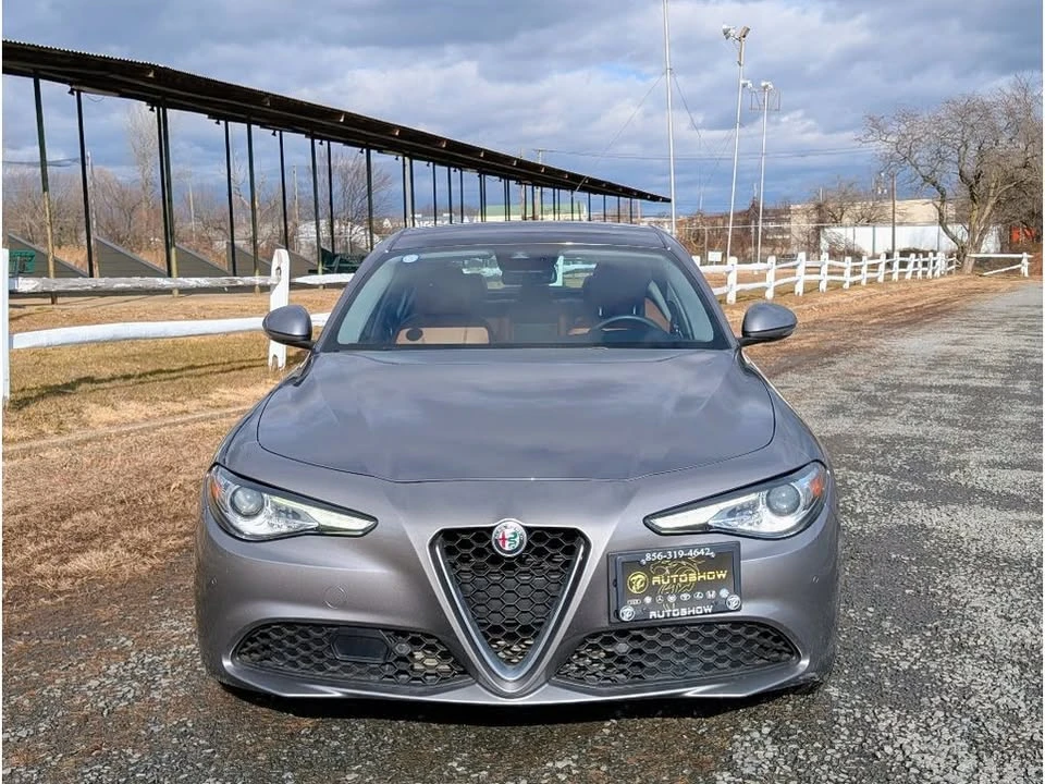2019 Alfa Romeo Giulia - Image 2 of 20