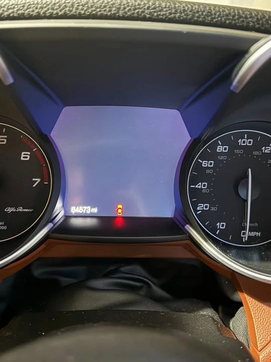 2019 Alfa Romeo Giulia - Image 11 of 20