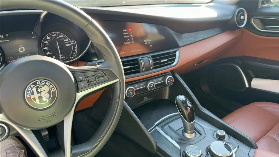 2019 Alfa Romeo Giulia - Image 13 of 20