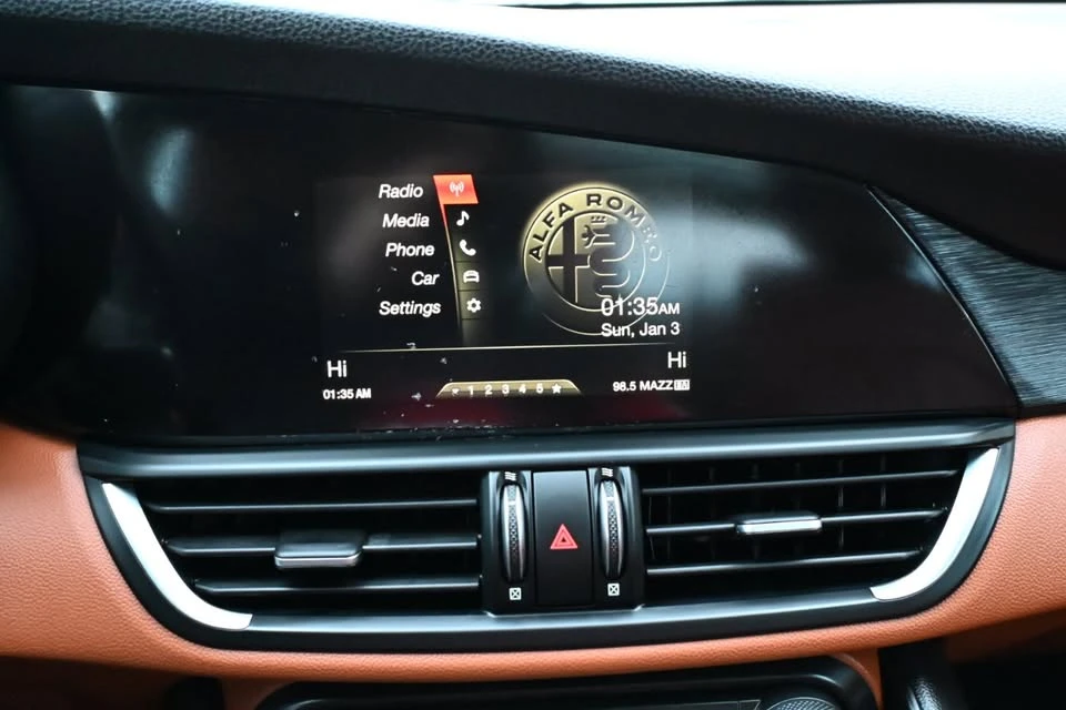 2019 Alfa Romeo Giulia - Image 15 of 20