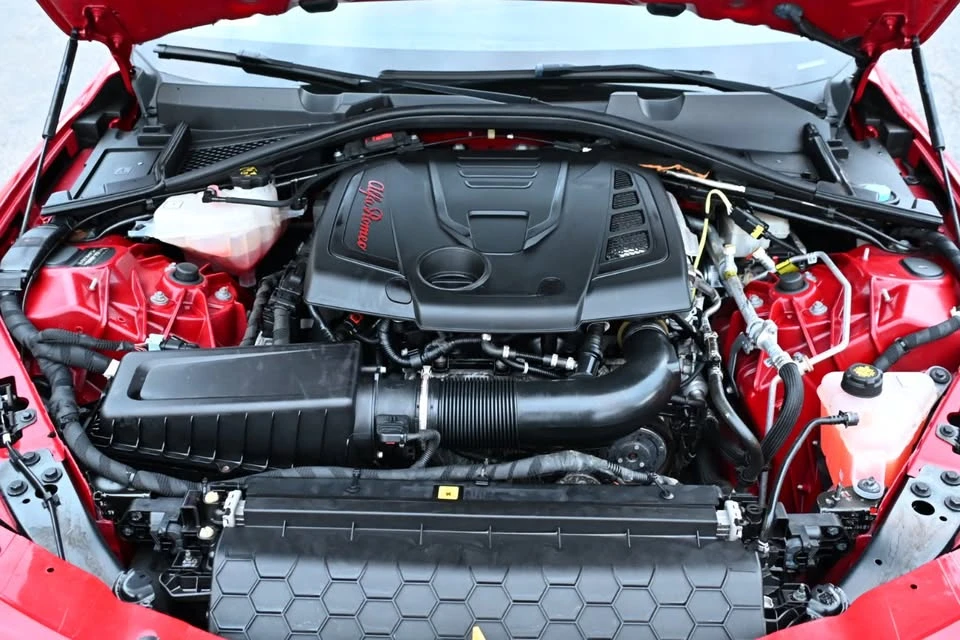 2019 Alfa Romeo Giulia - Image 19 of 20