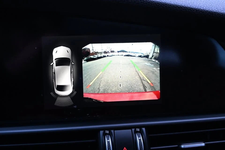 2019 Alfa Romeo Giulia - Image 12 of 20