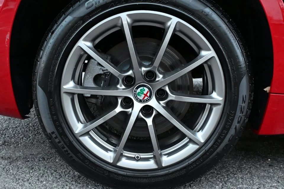 2019 Alfa Romeo Giulia - Image 20 of 20