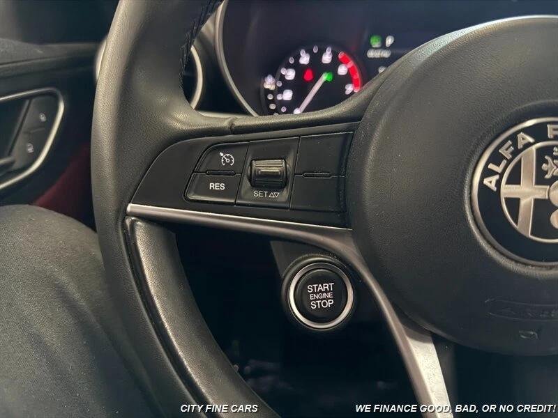 2019 Alfa Romeo Giulia - Image 16 of 20