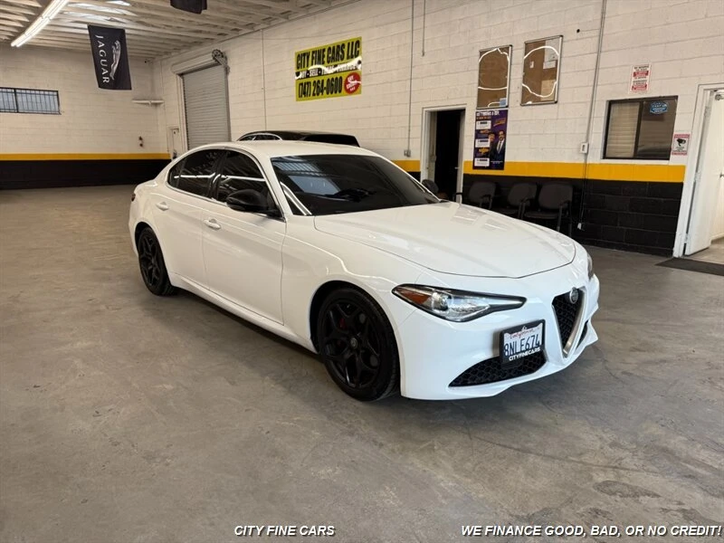 2019 Alfa Romeo Giulia - Image 13 of 20