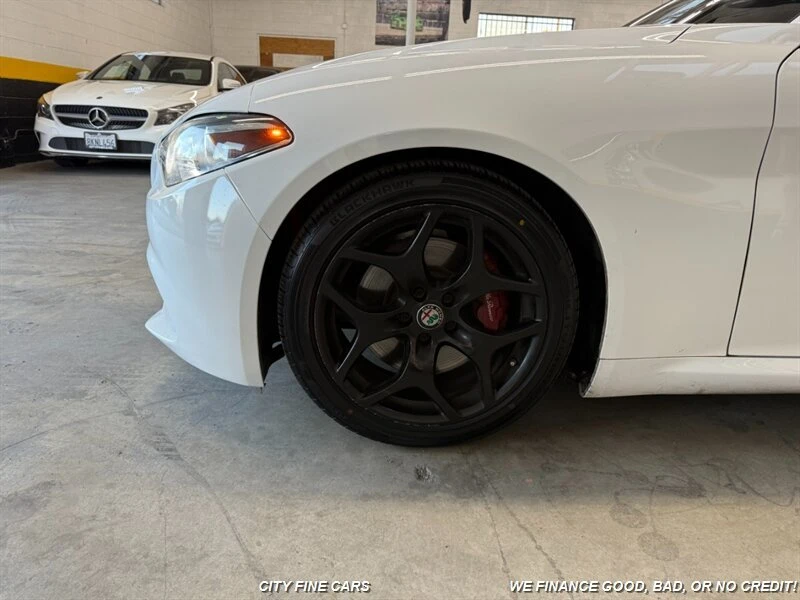 2019 Alfa Romeo Giulia - Image 4 of 20