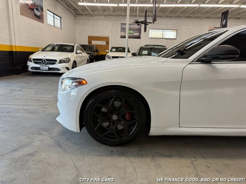 2019 Alfa Romeo Giulia - Image 3 of 20