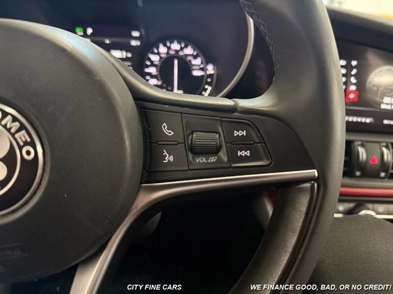 2019 Alfa Romeo Giulia - Image 18 of 20