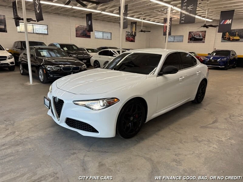 2019 Alfa Romeo Giulia - Image 2 of 20