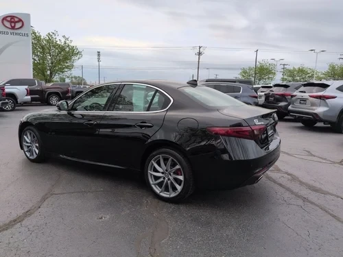 2019 Alfa Romeo Giulia - Image 2 of 19