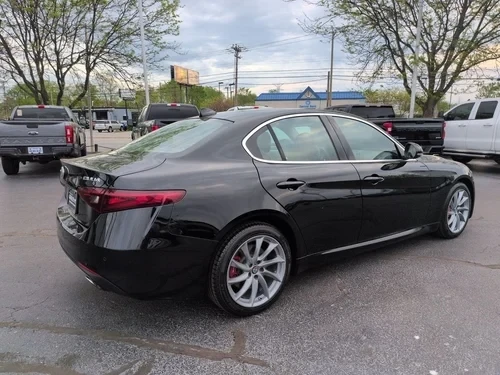 2019 Alfa Romeo Giulia - Image 3 of 19